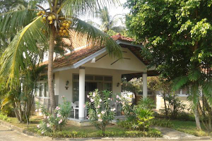 Sewa Villa Pisita Cottage di Pantai Indah Anyer