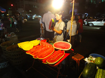 Anawrahta road at night and market