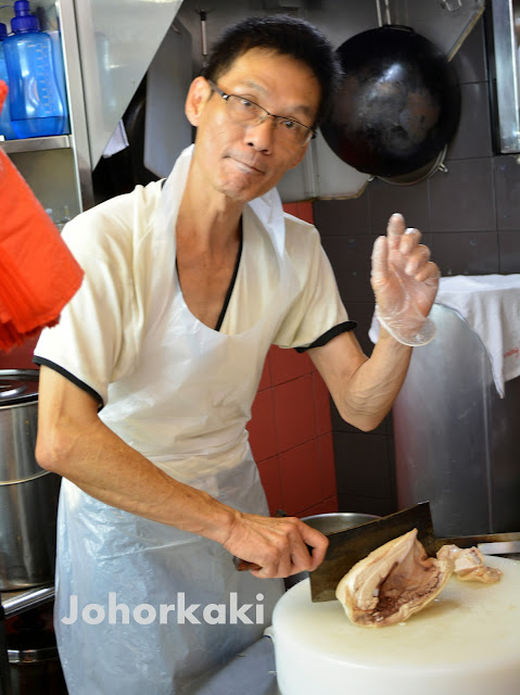 Uncle-Chicken-Rice-Singapore 