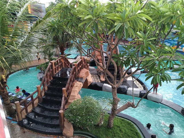 view wisata air jungle waterpark sidoarjo