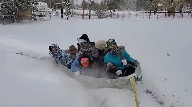 A family vacation on the streets of Colorado, USA ... A funny way to enjoy the snow in America