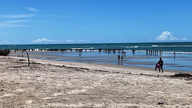Banhista desaparece após entrar no mar em praia de Luís Correia, no litoral do Piauí