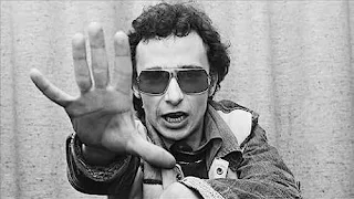 Músico británico GRAHAM PARKER