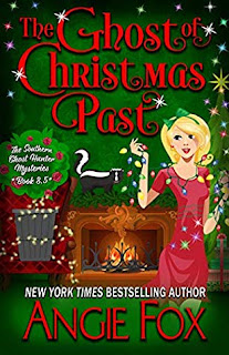 The Ghost of Christmas Past by Angie Fox