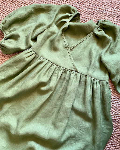 Diary of a Chain Stitcher: McCalls 7969 in Moss Green Linen from The New Craft House