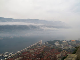 Vista da Baía de Kotor em meio a nuvens e névoa - Kotor - Montenegro - Europa - Leste Europeu