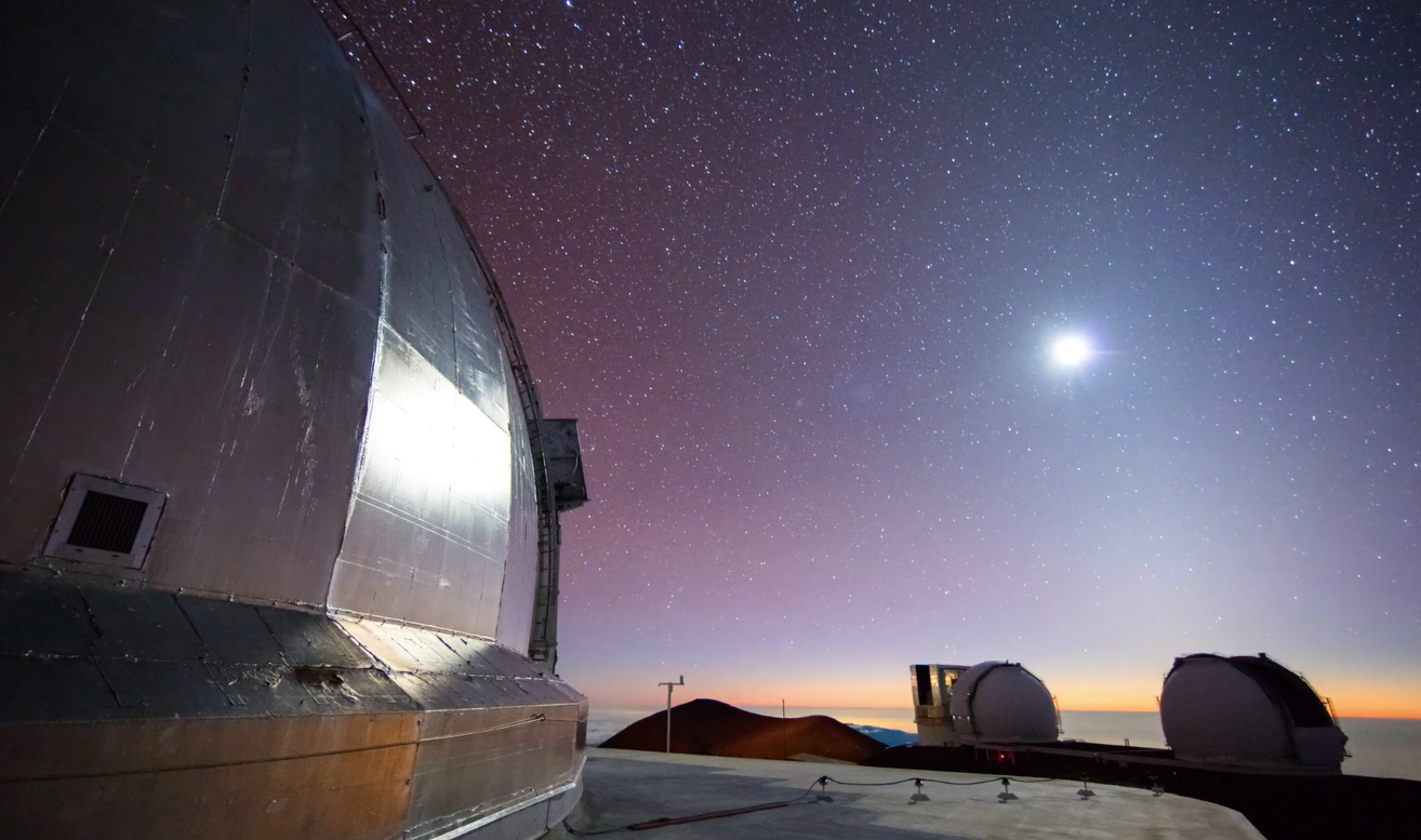 POLI’AHU Timelapse | Der Sternenhimmel über dem weißen Berg auf Hawaii 