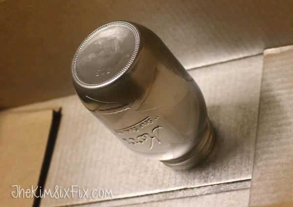 spray-painting-jar-in-box.png Spray painting jar in box