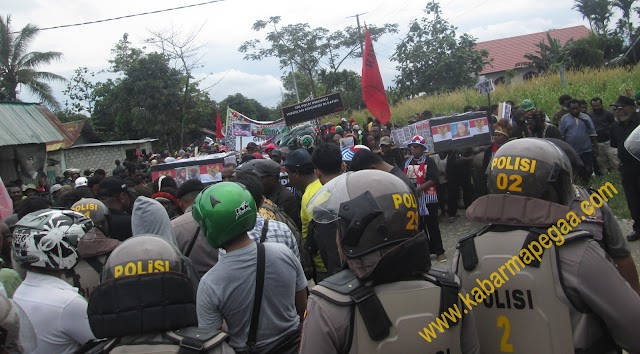 Polisi Memblokade Aksi Damai Rakyat Papua Di Timika