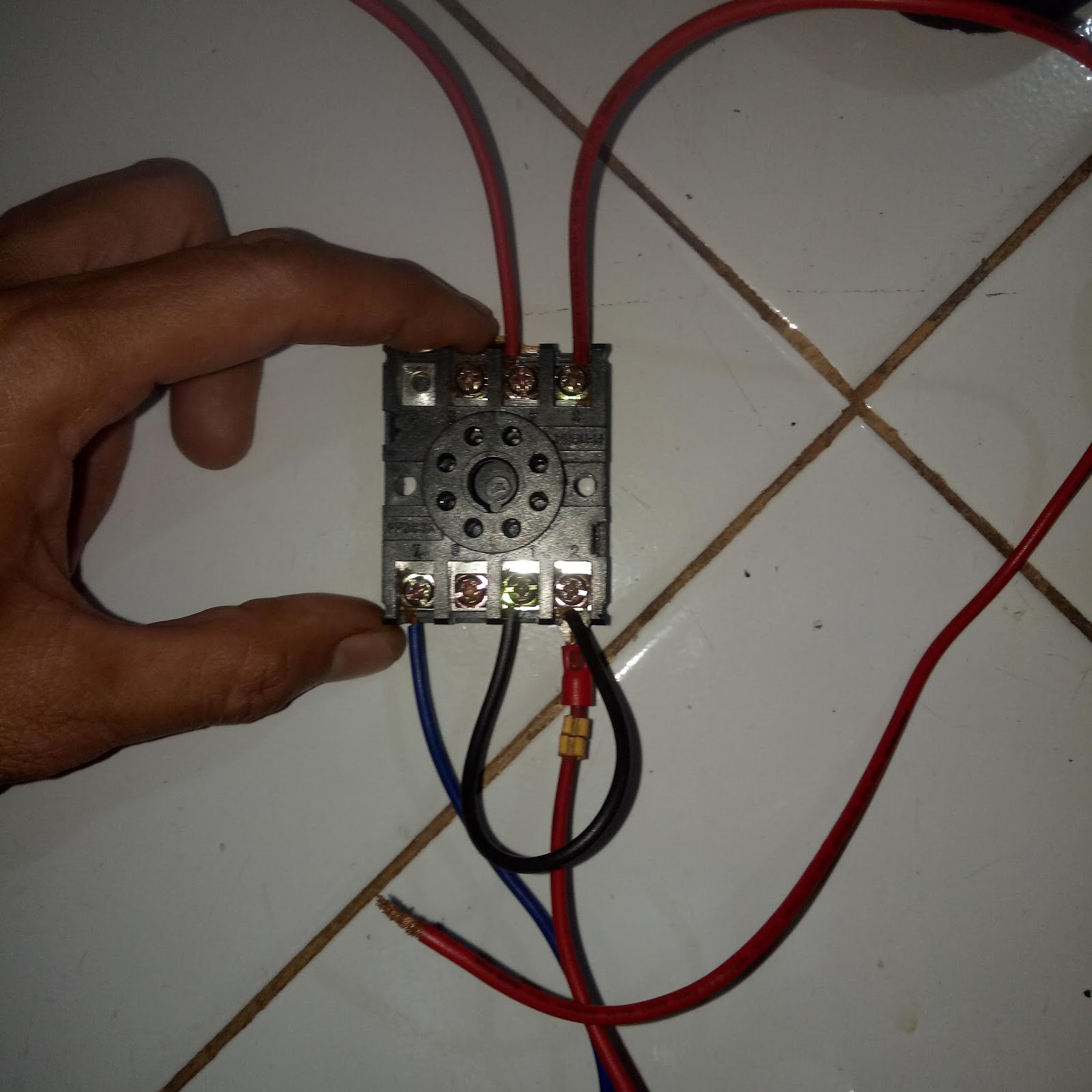 Cara pasang kabel timer delay relay untuk rangkaian kontrol star delta.png