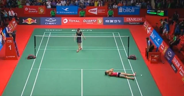 Suena himno franquista  Mundial Bádminton 2015