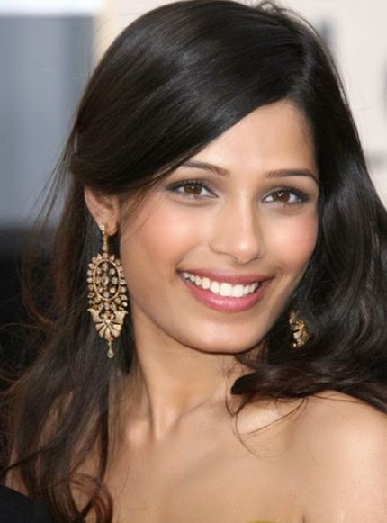 Freida Pinto Beds New Superman in'Immortals' toppless