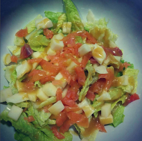 https://vidacomidaa.blogspot.com.es/2016/01/ensalada-de-salmon-con-vinagreta-de.html