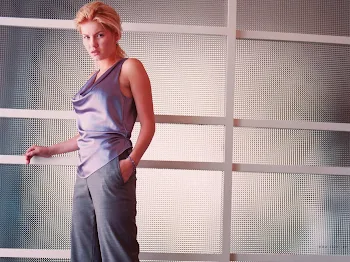 elisha cuthbert
