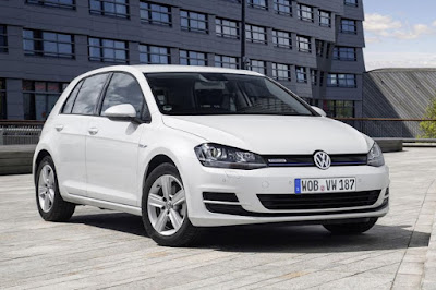 Volkswagen Golf BlueMotion TSI 5-Door (2015) Front Side