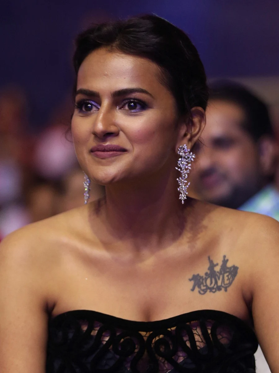 Actress Shraddha Srinath Cute Gorgeous Closeup Stills