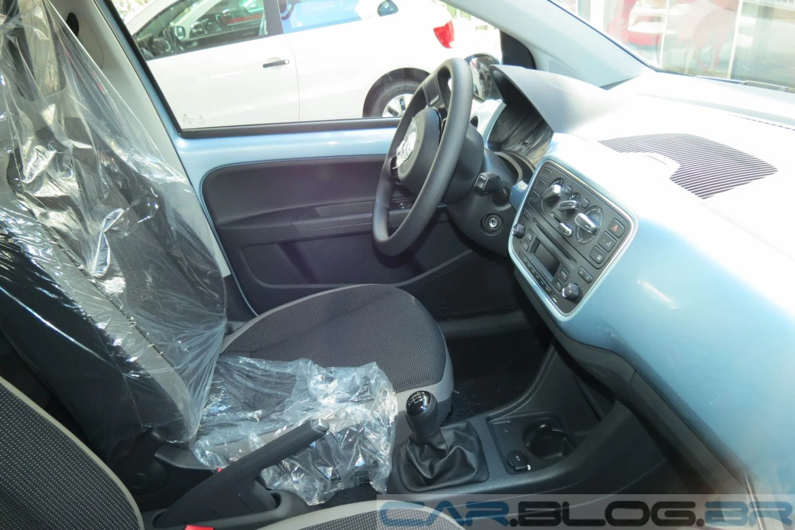 Volkswagen up! Prata Lunar  - High-up! - interior - painel