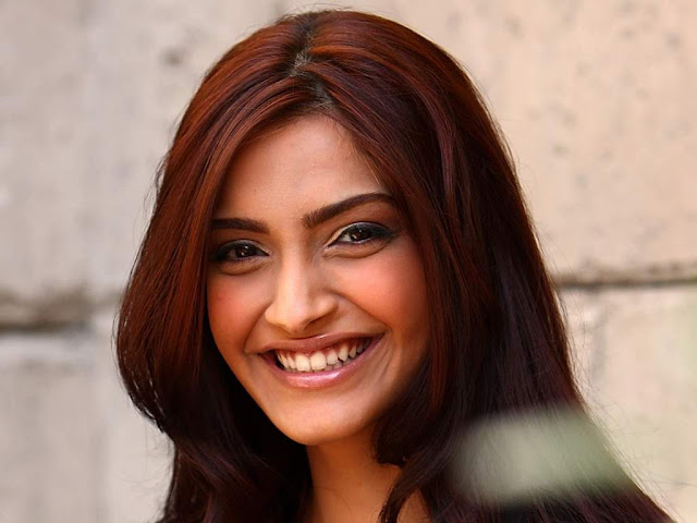 Bollywood Beautiful Actress Sonam Kapoor News HD Wallpapers Pictures Movies Upcoming Brands Offers Updates