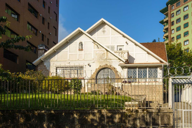 Outra bela casa no Centro