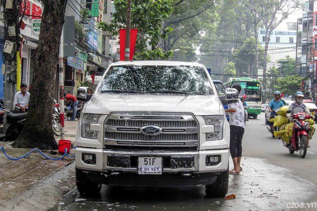 Ngắm thiết kế ngoại thất xe bán tải Ford F150 Platinum