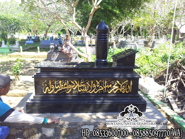 Tradisi Menjelang Ramadhan | Memperbaiki Kuburan Keluarga Dengan Makam Marmer Dan Granit