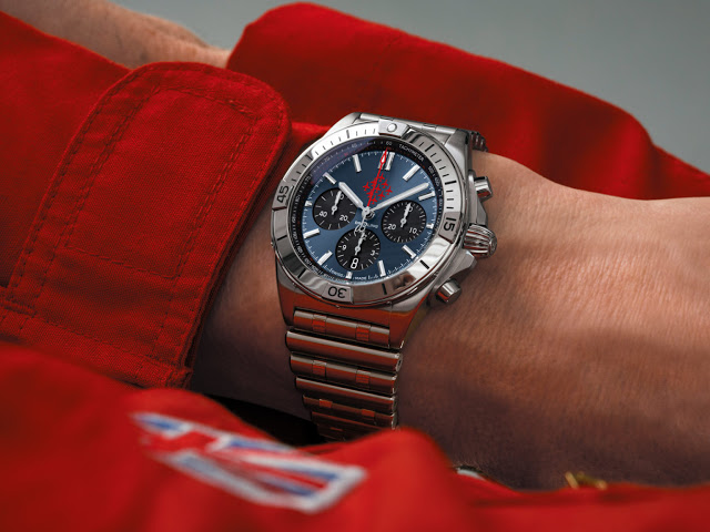Breitling lance la réplique de montre Breitling Chronomat Red Arrows en édition limitée