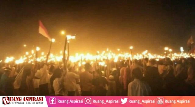 Sambut Bulan Suci Ramadhan, Masyarakat Kalbar Gelar Pawai Obor