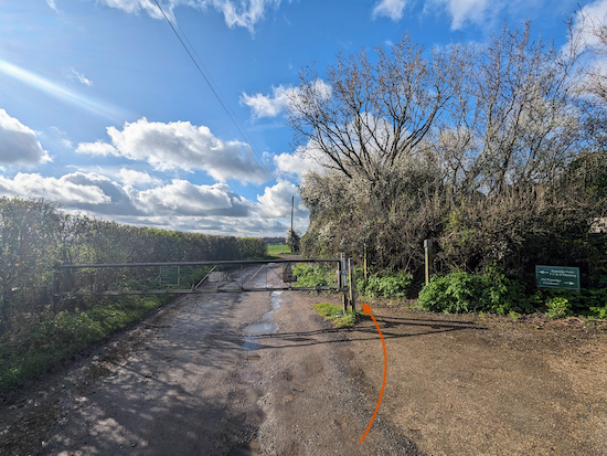 Go through the gate then continue on Kimpton bridleway 59