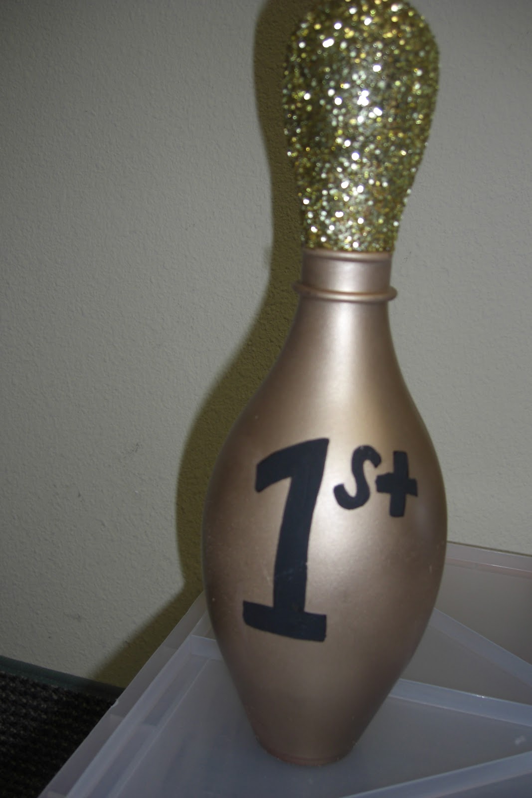 Crafty Blonde Girl: Wii Bowling Tournament Trophies