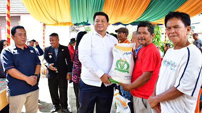Bupati Samosir Kembali Bagikan Bantuan Pangan Beras