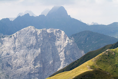 Views from Monte Rauchkofel looking west.