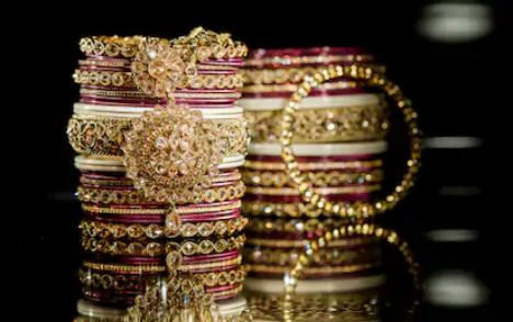 Why women wear bangles, wearing bangles after wedding, benefits of wearing bangles, benefits of wearing glass bangles, why do women wear bangles, colorful bangles, wrist bangles, reasons behind 