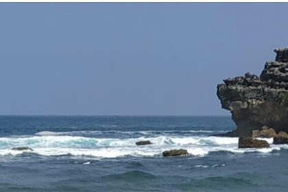 Dua Orang Pemancing Hilang Terseret Ombak di Pantai Pacitan