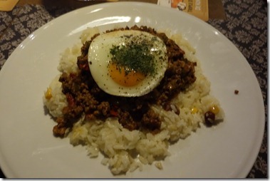 人気メニュー、ドライカレー、旨し！