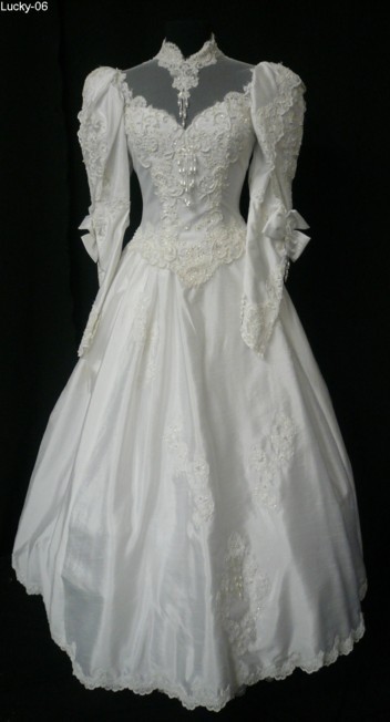 simple full sleeve wedding dress