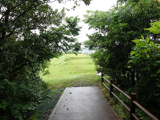 鳥取県西伯郡大山町妻木　鳥取県立むきばんだ史跡公園　首長の墓