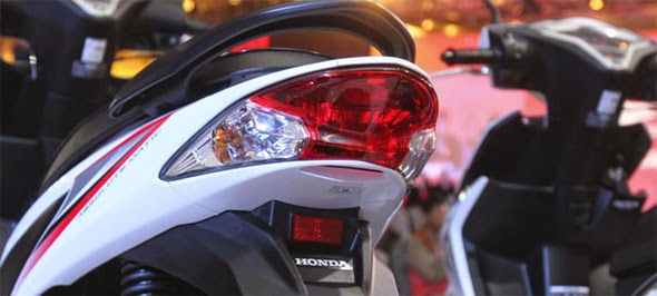 Honda Vario 110 FI Injeksi Terbaru 2014 Harga dan Spesifikasi Lengkap