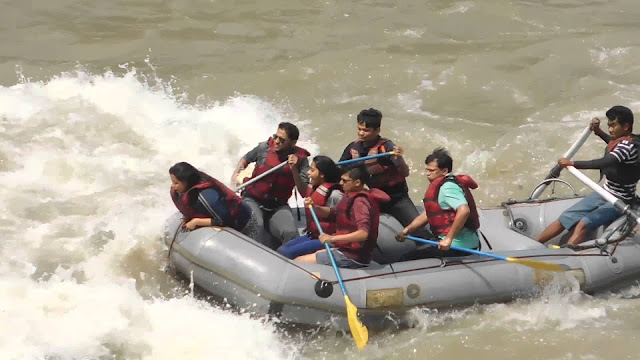 T2-Water-Rafting-At-River-Teesta