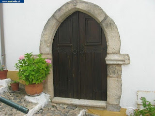 OGIVAL DOORS / Portas Ogivais, Castelo de Vide, Portugal