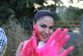 Veena Malik holi celebration 2013