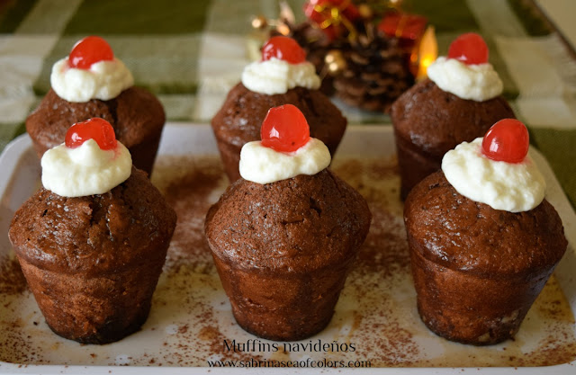 Muffins de chocolate y fruta macerada