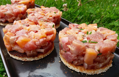 alt="Tartare de thon et saumon fumé"