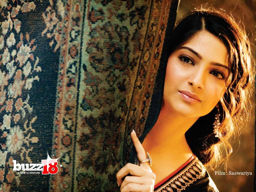 Sonam - Wallpaper Gallery