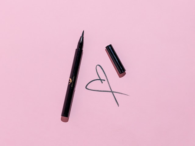 Eyeliner Colors for Blue Eyes