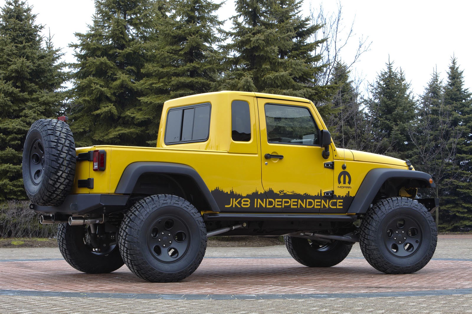 2012 jeep wrangler sahara 4 door