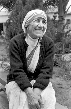 mother teresa mini biography and childhood photos