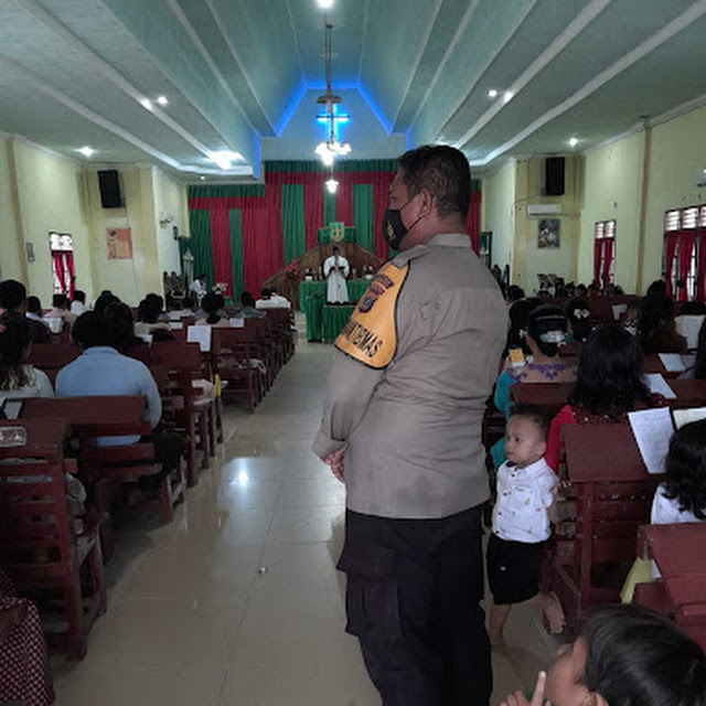 Polres Labusel Berikan Pengamanan Kepada Jemaat Gereja Untuk Beribadah Dibeberapa Gereja di Labusel