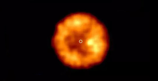 Estrela zumbi muito rara é descoberta por pesquisadores - Capa