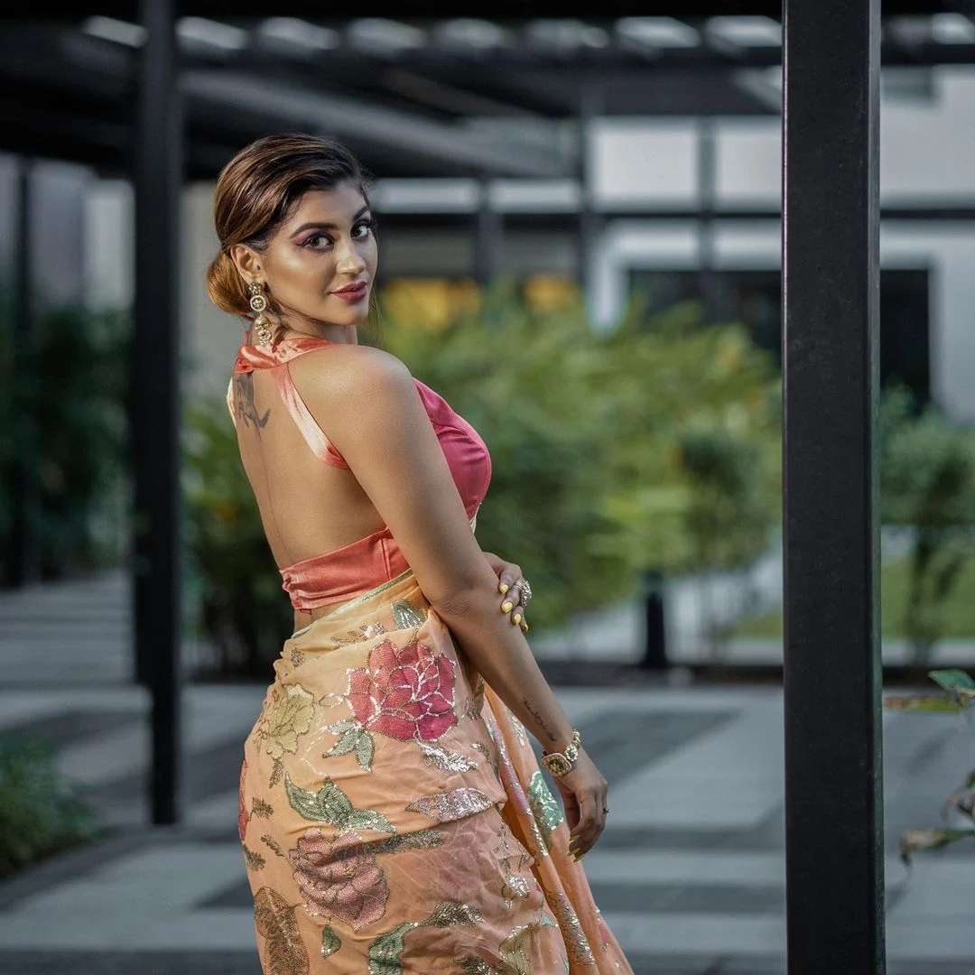 Actress Yashika Anand Stunning Latest Saree Photoshoot