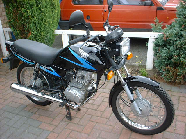 Gambar Motor Honda CG 125 cc 1975 – Spesifikasi Harga 